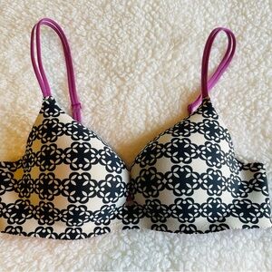 Victoria's Secret - Secret Embrace Push Up Black & Cream Bra w/Pink Straps (34B)